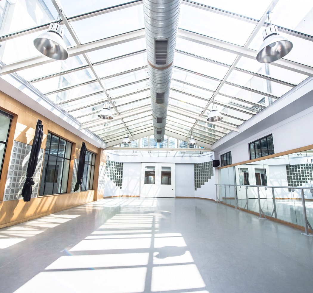 Le Centre Des Arts Vivants School Of Dance, Song And Theater À Paris 2
